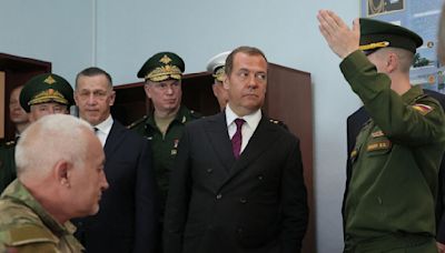 Nuevas regiones de Ucrania se unirán a Rusia, continuaremos destruyendo el 'régimen' de Kiev; Medvedev