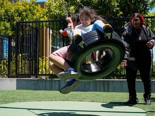 8 homeless moms in San Francisco struggled for help. Now, they're learning to advocate for others