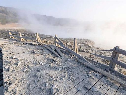 Erupción sorpresa en Yellowstone hace volar rocas y provoca la huida de visitantes | Teletica