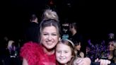 Kelly Clarkson Brings ‘Baby Girl’ River Rose to the People's Choice Awards & Their Outfits Are So Festive