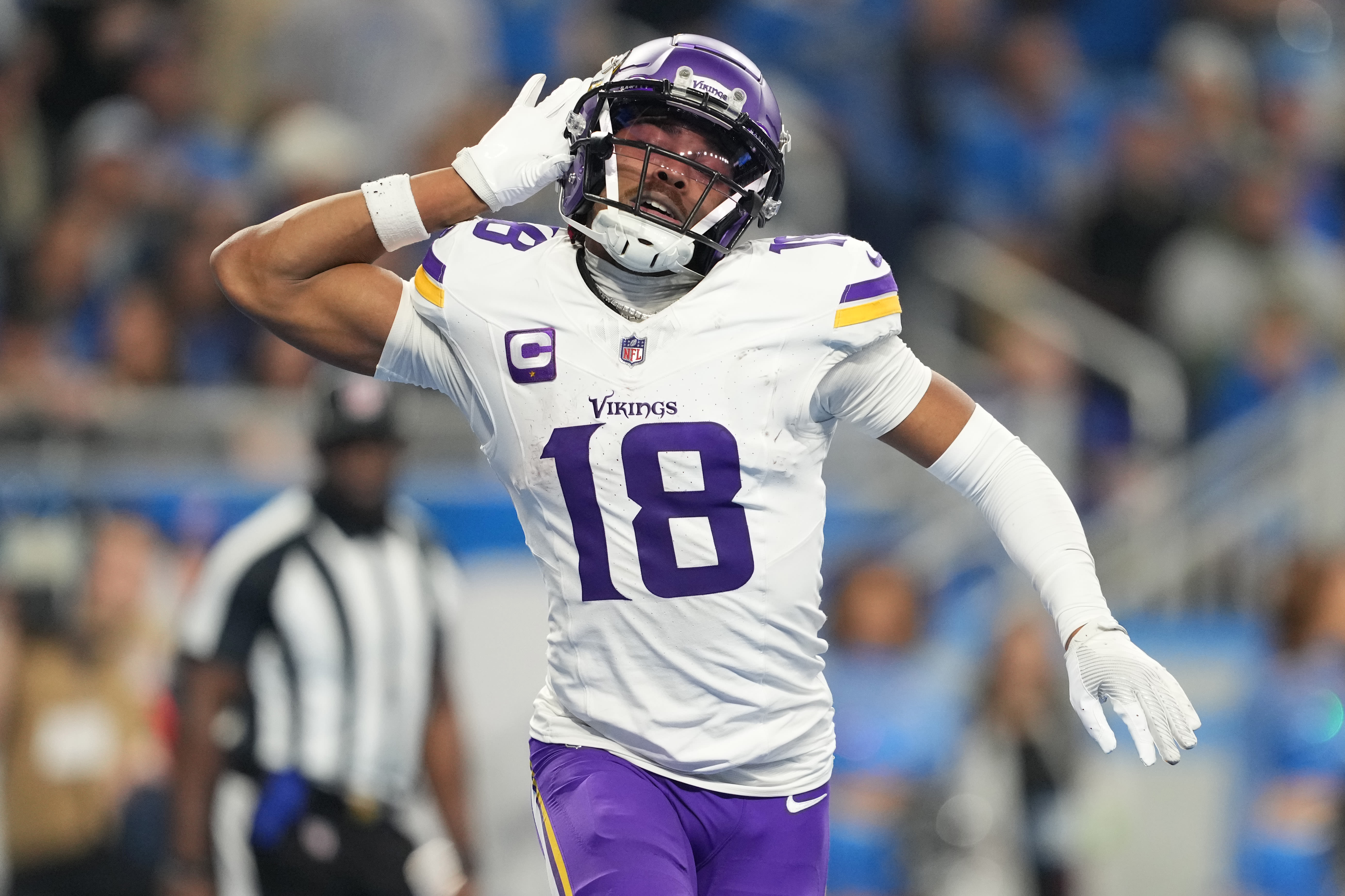 Vikings, star WR Justin Jefferson agree to extension reportedly worth $140M, making him highest-paid non QB in NFL