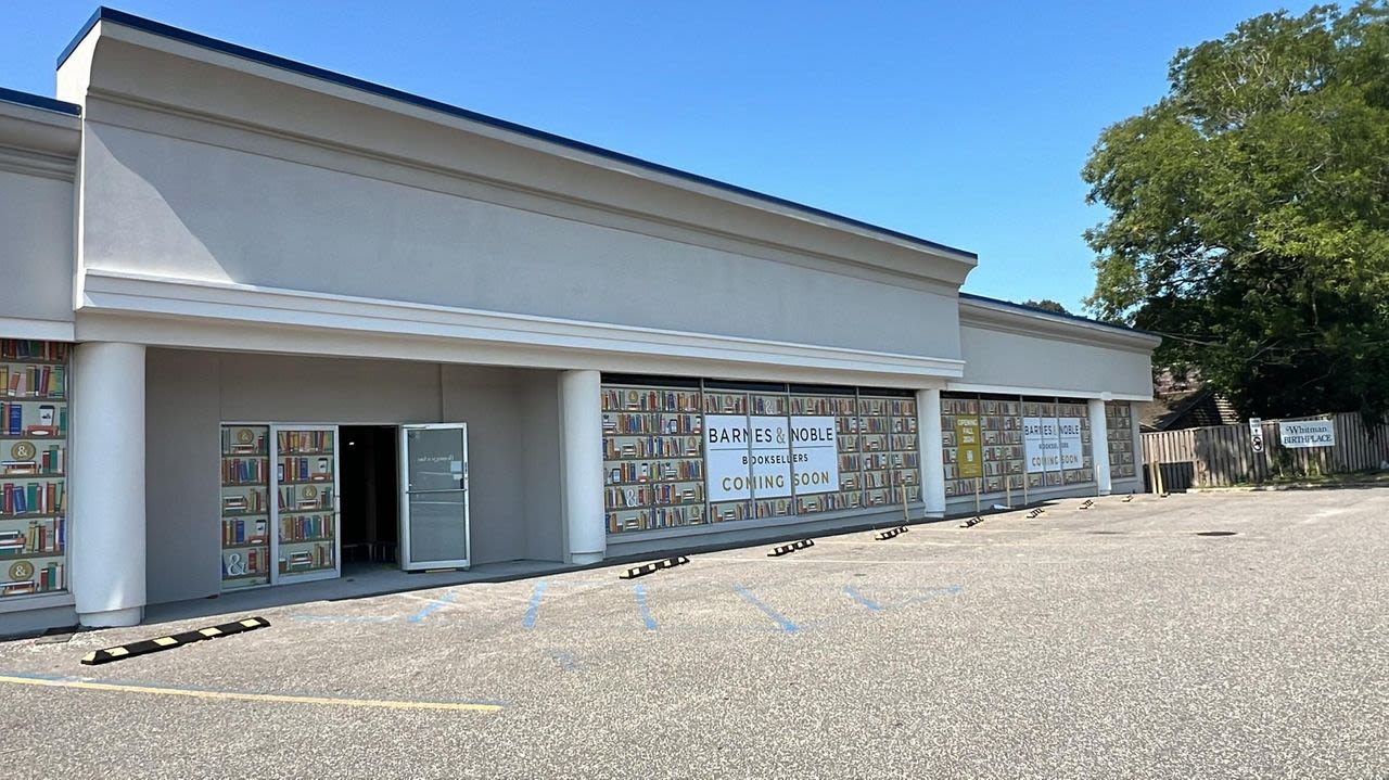 Barnes & Noble delays opening of relocated South Huntington bookstore to 2025