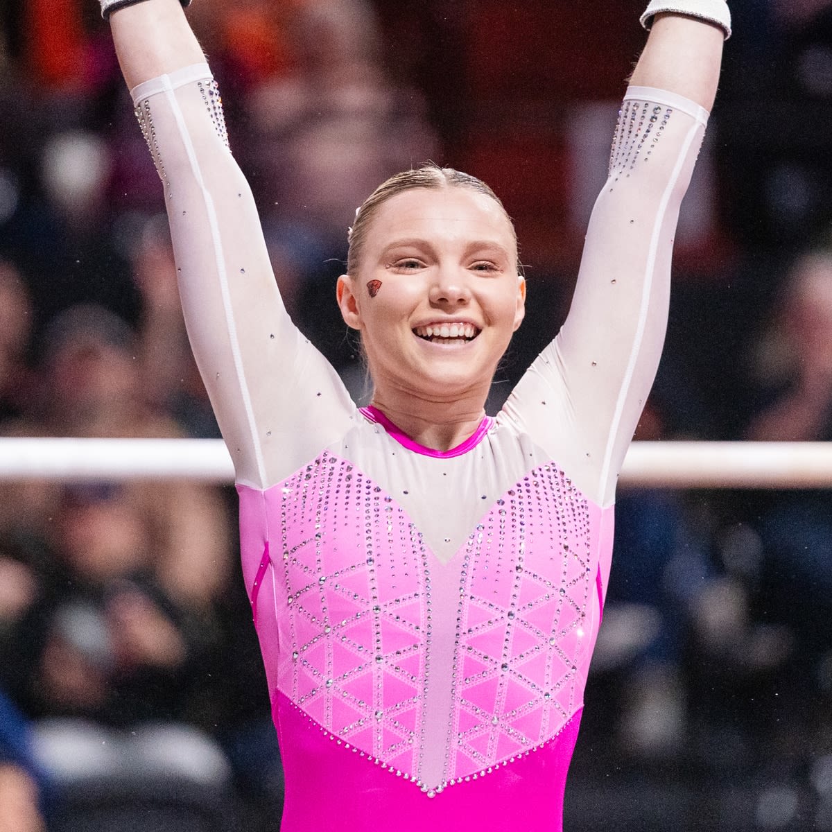 How Olympic Gymnast Jade Carey Overcomes Battle With "Twisties"