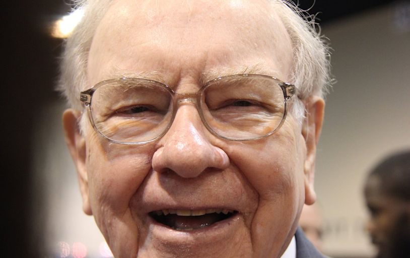 Warren Buffett Can't Stop Buying This Incredible Value Stock