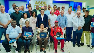 Alcalde Dío Astacio reconoce a dirigentes deportivos