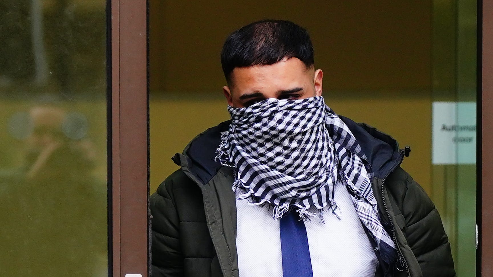 Police officer sentenced for sending WhatsApp messages in support of Hamas