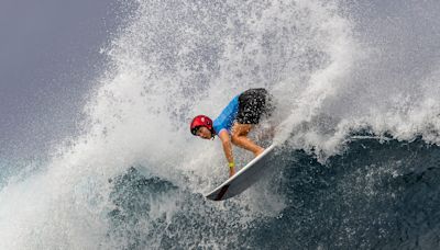 Surfing round two kicks off under tough conditions in Tahiti