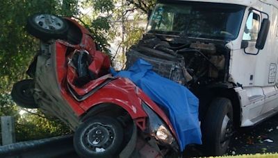 Carambola en la autopista México-Querétaro deja dos personas muertas