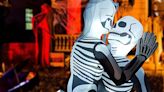 People Are Not Happy About This ‘Suggestive’ and ‘Vulgar’ Skeleton Couple Inflatable