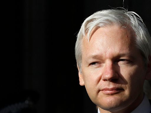 ¿Quién es Julian Assange, el polarizador fundador del sitio web WikiLeaks?