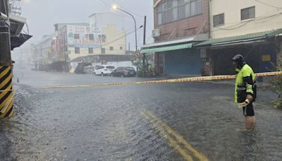 旗津天文大潮+強颱凱米威脅 海水倒灌水淹膝蓋、道路封鎖｜壹蘋新聞網