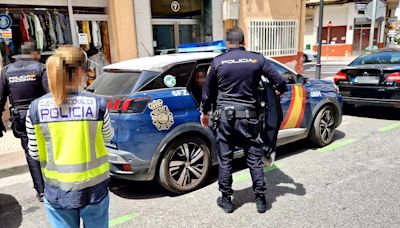 Detenido un hombre por amenazar con una pistola a su vecina en Logroño