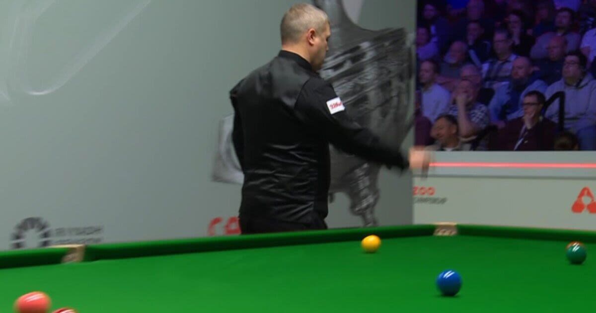 Angry World Snooker Championship star throws cue in disgust after gutting miss