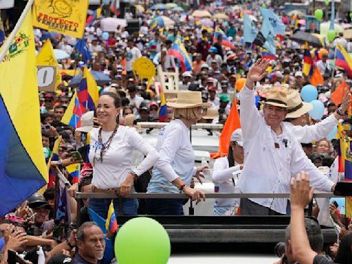 Miles de opositores venezolanos claman un "cambio" desde tierra natal de Hugo Chávez, ante presidenciales