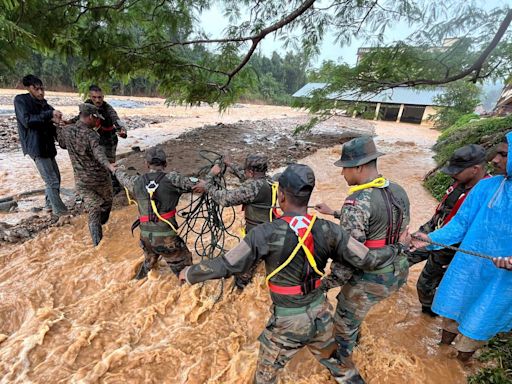 Wayanad landslides: How Indian Army soldiers reach Chooralmala— watch daring rescue operations | Today News