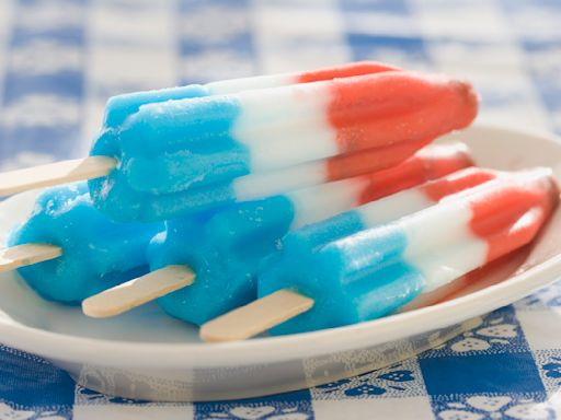 Pour A Bottle Of Bubbly Over Bomb Pops For A Sweet And Festive Drink