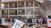 Derrumbe escolar en Nigeria deja 17 muertos