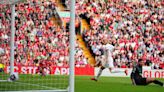 El Tottenham del Cuti Romero descontó con dos goles ante el Liverpool de Mac Allister