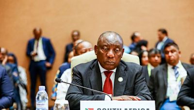 Ramaphosa firma leyes contra violencia de género y corrupción a cinco días de los comicios