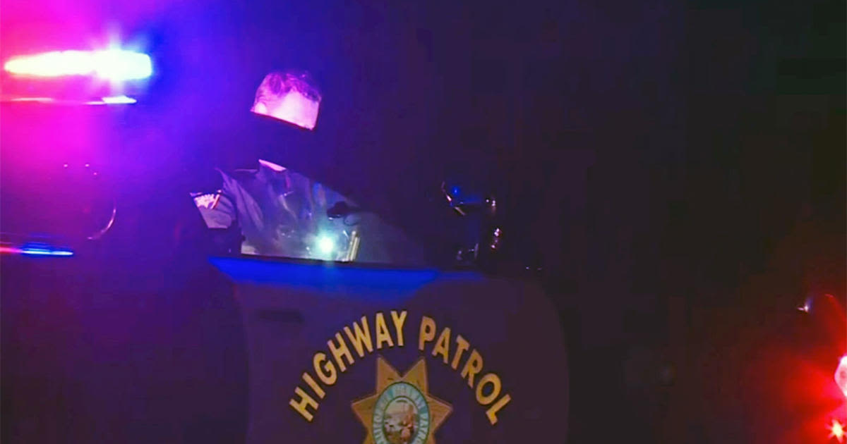 At least one dead in overnight multi-vehicle crash on I-580 in Oakland
