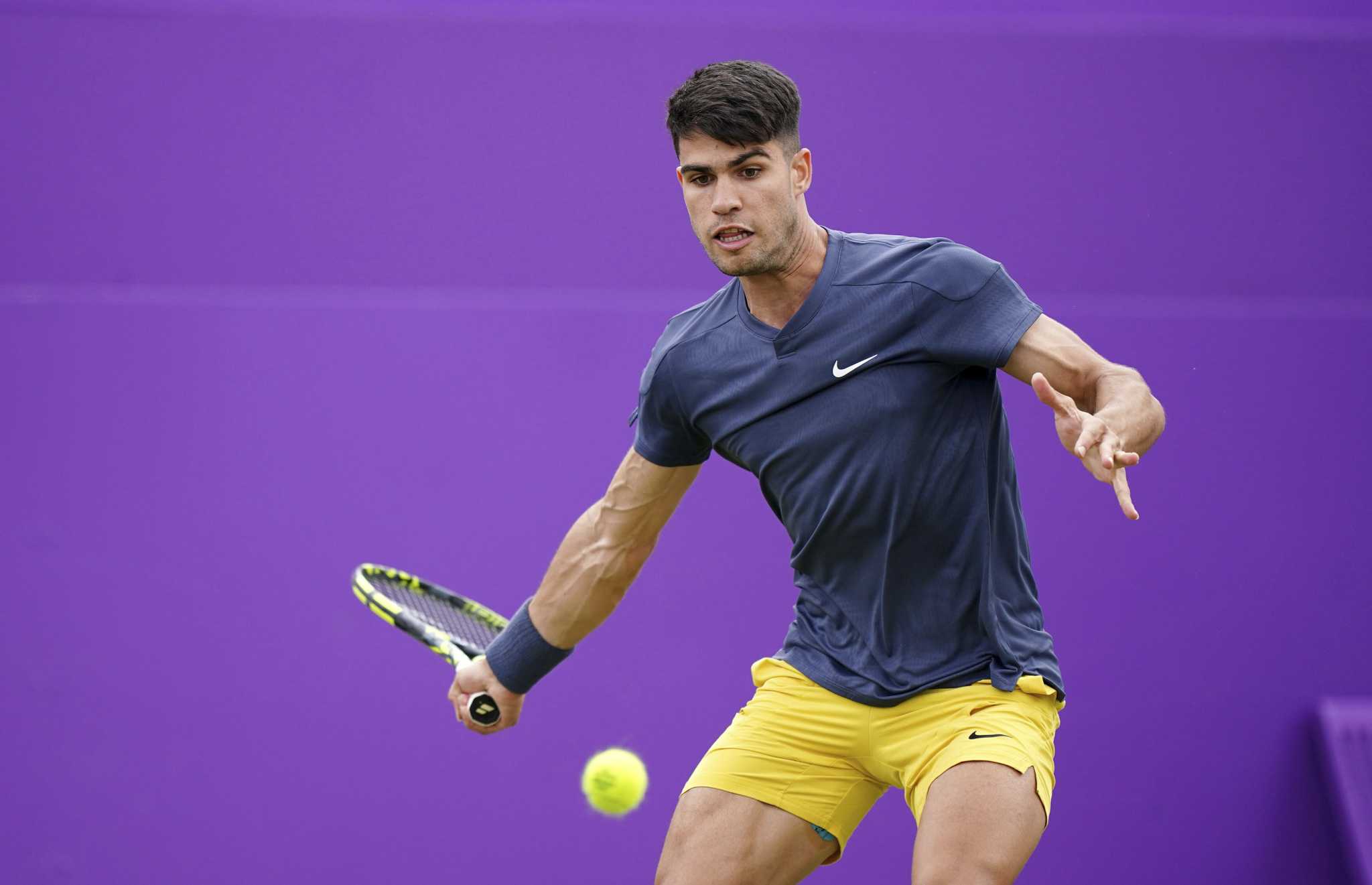 Alcaraz starts grass-court campaign with win over Cerundolo at Queen's Club