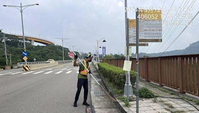 丟臉到國外！日作家踢爆台中北屯公車站牌「遭垃圾包圍」 市府環保局揪兇