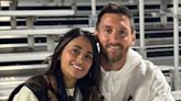 Lionel Messi y Antonela Roccuzzo mostraron su estilo veraniego en el estadio del Inter Miami y causaron furor