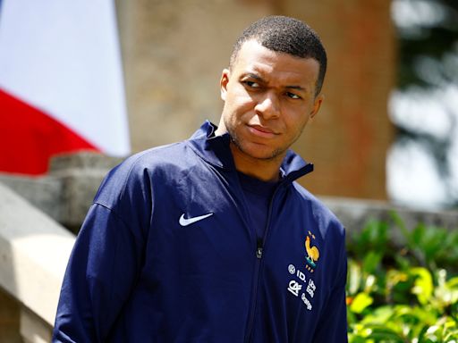 El PSG tampoco le ha pagado a Mbappé el sueldo de mayo y el pulso continúa