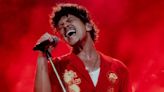 Bruno Mars preocupa fãs ao esgotar pré-venda de shows em São Paulo