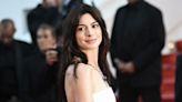 Anne Hathaway stuns on red carpet in glowing white gown and ‘Titanic’-worthy jewelry