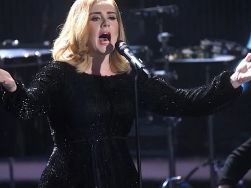 Adele anuncia que se retira una larga temporada de los escenarios para descansar y "vivir la vida" que ha construido