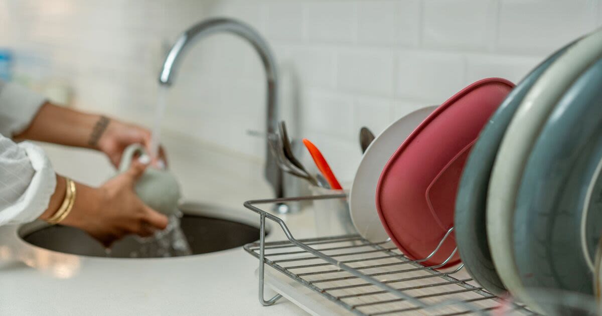 Stubborn grease 'slips off' oven when you use item everyone has at home