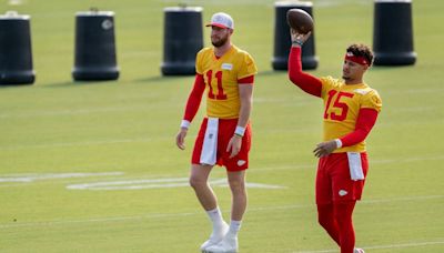 Nerf guns, Frisbees and trash talk. Here’s a look inside Chiefs quarterback room