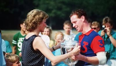 Fears over 'intimate' letters from Princess Diana to James Hewitt 'offered for sale'