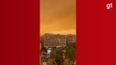 Nuvens de poeira encobrem parte da Grécia e deixam Atenas com céu alaranjado