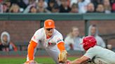 SF Giants walk off Phillies in extras to keep rolling