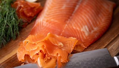 Consumo alerta de la presencia de listeria en salmón ahumado de procedencia española en 15 marcas