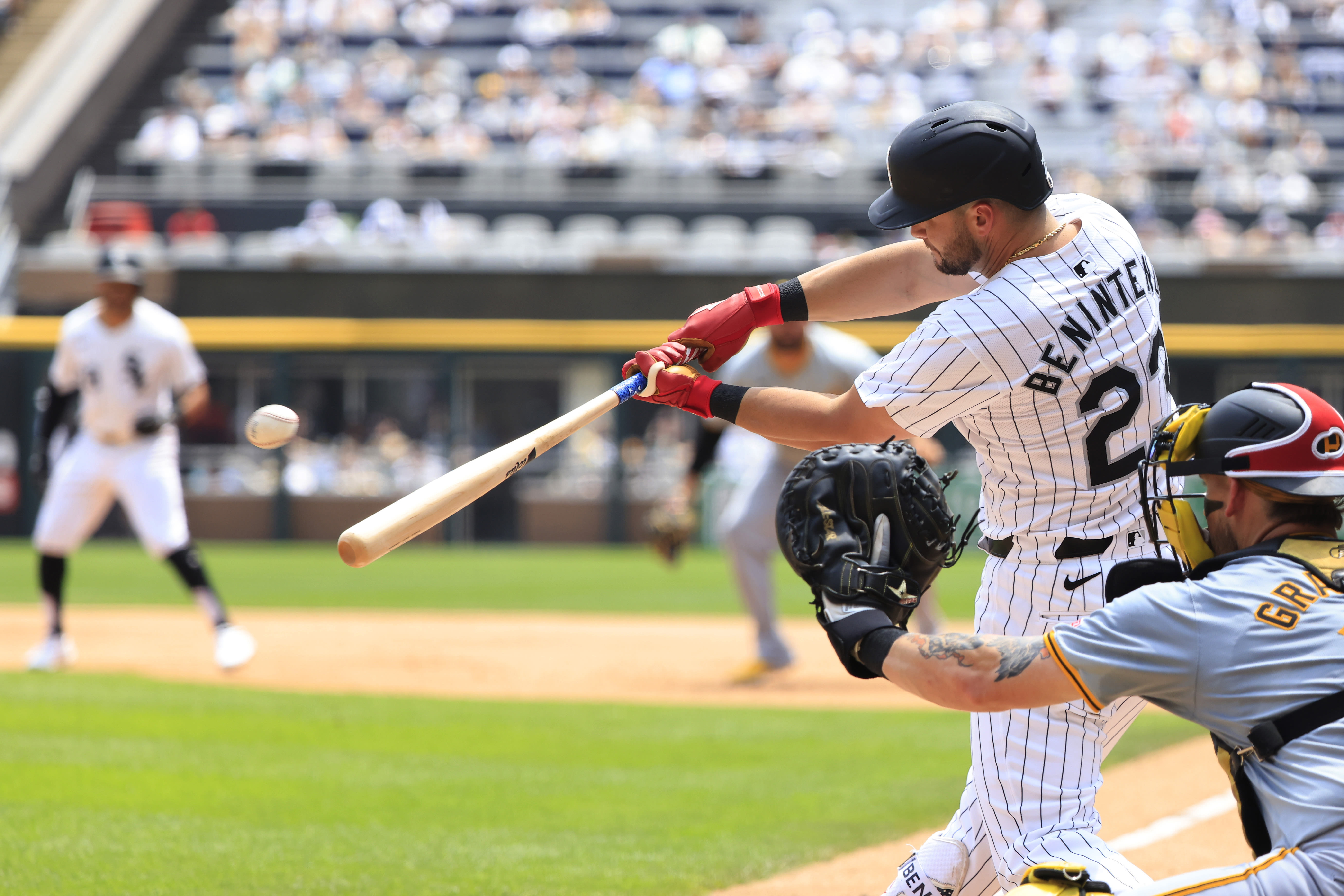 White Sox fall to Pirates for 70th loss of season