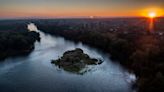 Levee project could remove hundreds of trees along the American River, Sacramento group warns