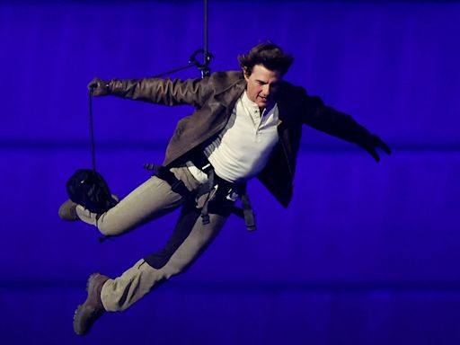 Tom Cruise dives into Paris Olympics closing ceremony in jaw-dropping stunt