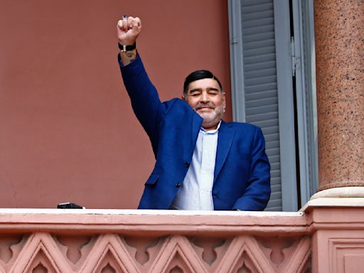 Hijos de Maradona piden el traslado de su cuerpo del cementerio a un mausoleo en Buenos Aires