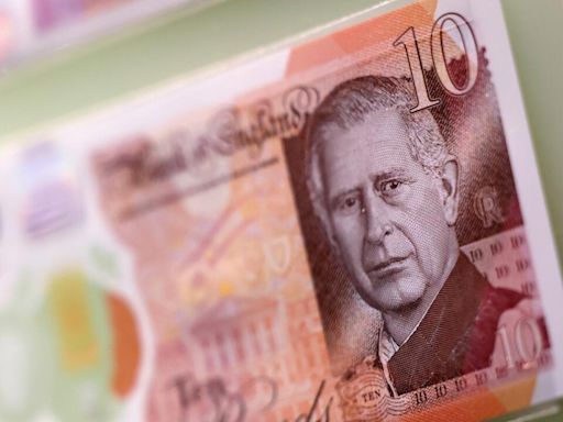 Los billetes de banco con la imagen del rey Carlos III entran en circulación en Reino Unido