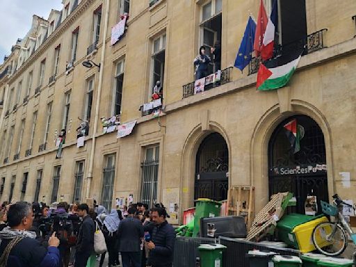 Policía desaloja a manifestantes propalestinos de universidad de élite en París