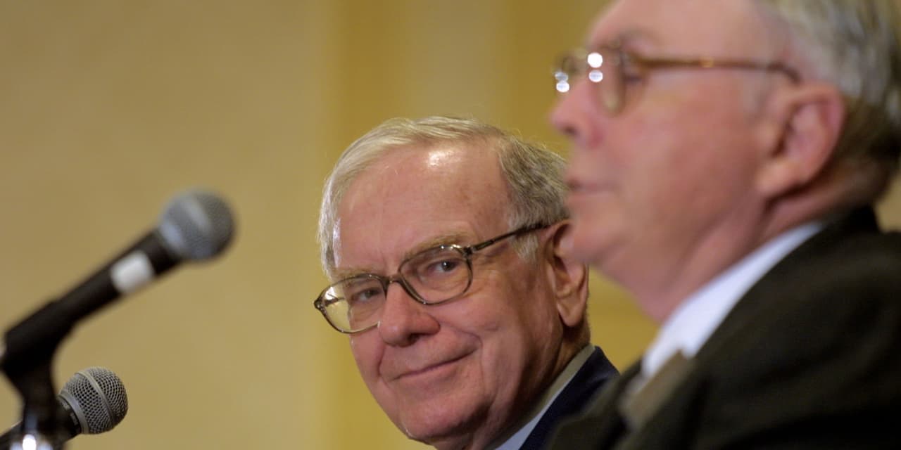 The Poignant Moment When Warren Buffett Called for ‘Charlie’ at Berkshire’s Meeting