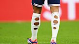 Euro 2024: pourquoi certains joueurs comme Bellingham font des trous dans leurs chaussettes