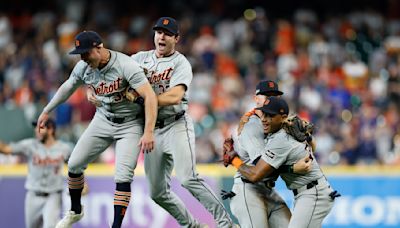 Yahoo Sports AM: Three Wild Card sweeps