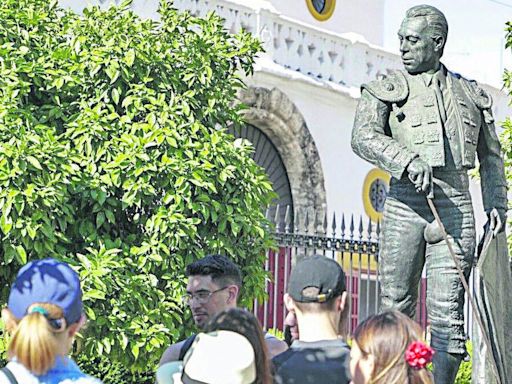 La cuadrilla de artistas de Curro Romero