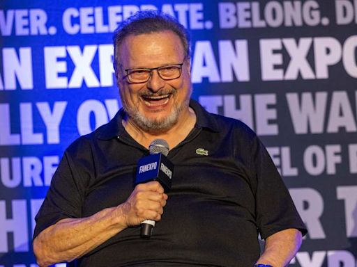 'Seinfeld's Wayne Knight Looks Nearly Unrecognizable While Showing Off Weight Loss on Gym Outing