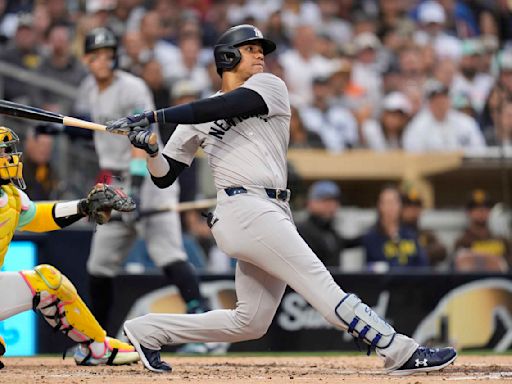 Juan Soto returns to San Diego and hits 1 of the Yankees' 4 homers in an 8-0 win vs. the Padres