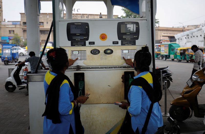 India's April fuel use rises 6.1% year-on-year